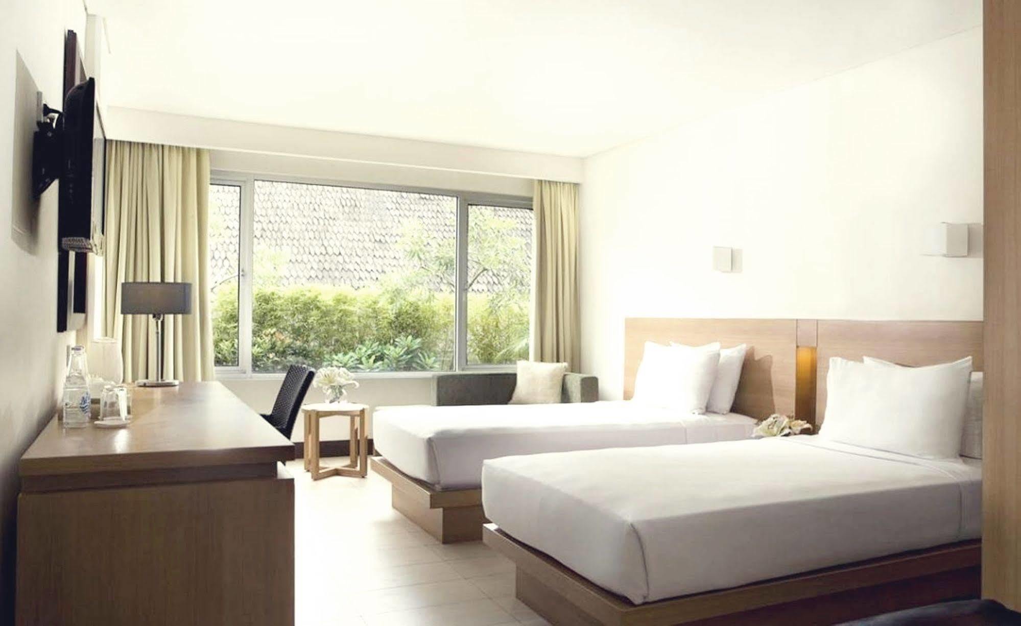 Santika Hotel 3*